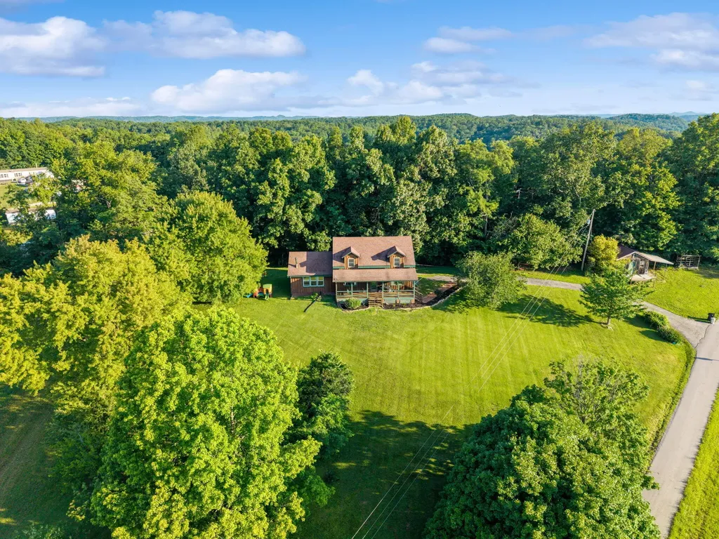 69 Hill Crest Lane Wellington KY 40387