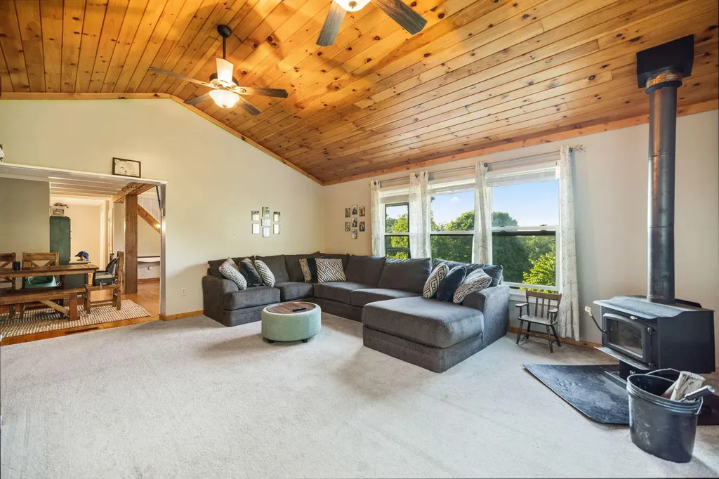 69 Hill Crest Lane Wellington KY 40387