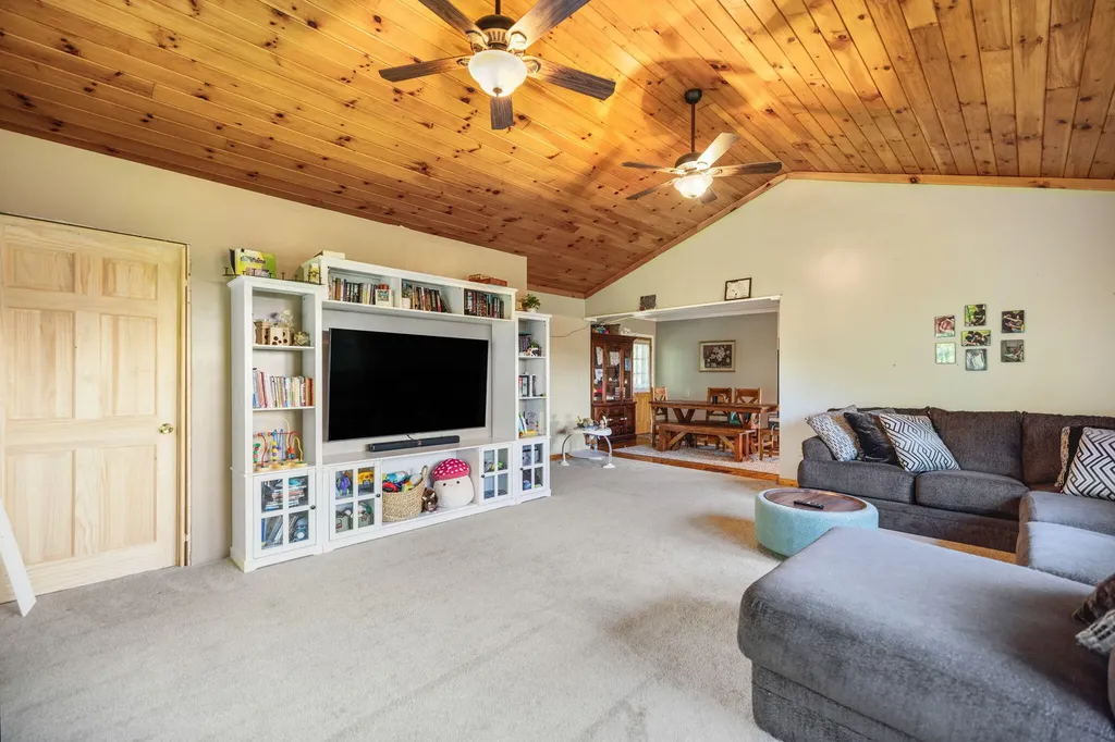 69 Hill Crest Lane Wellington KY 40387