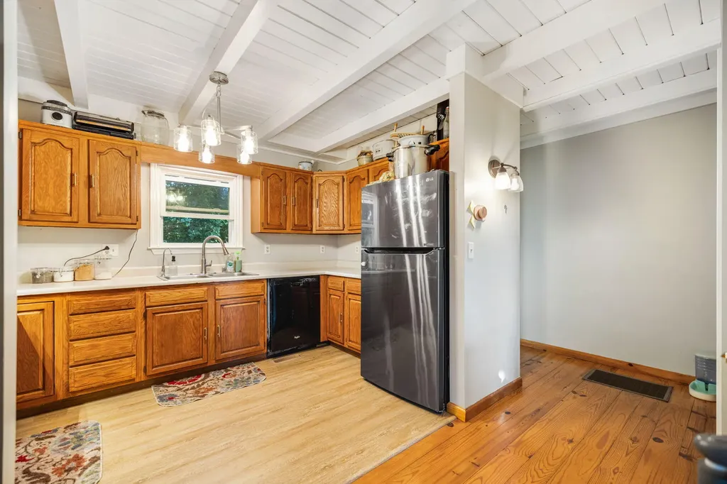 69 Hill Crest Lane Wellington KY 40387