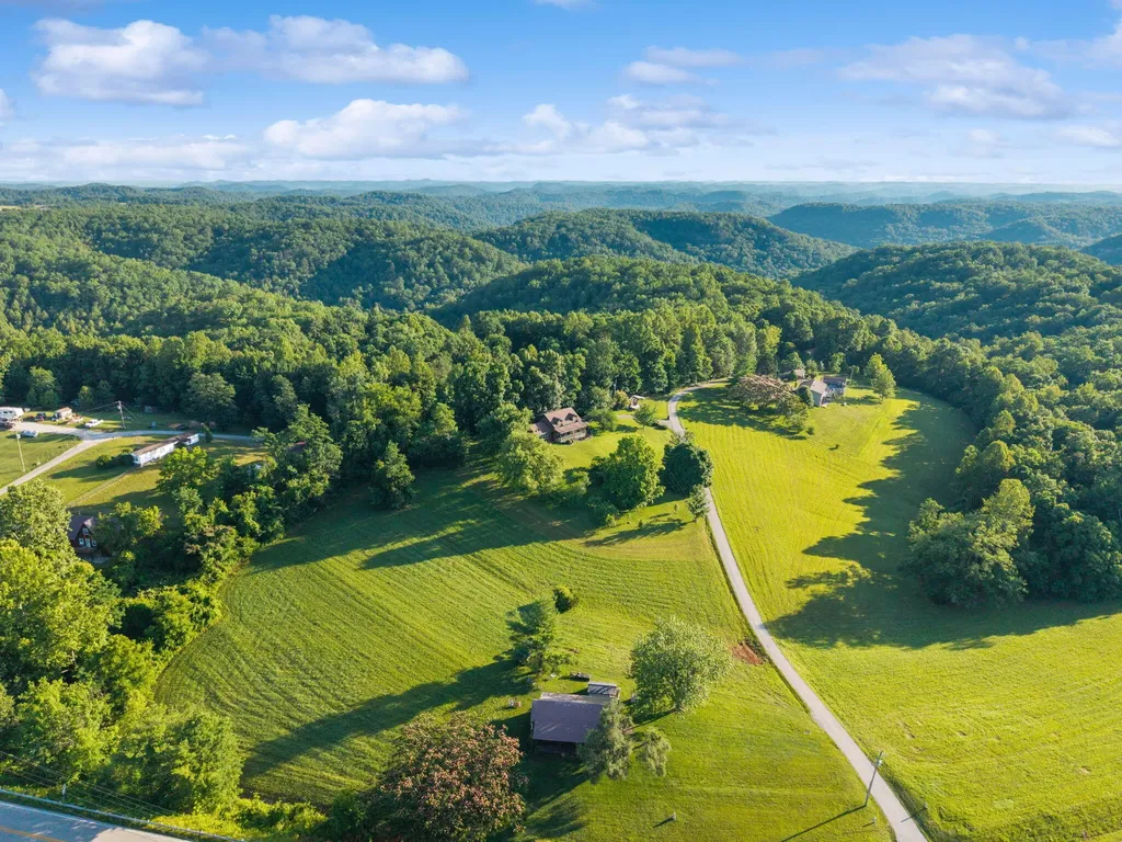 69 Hill Crest Lane Wellington KY 40387