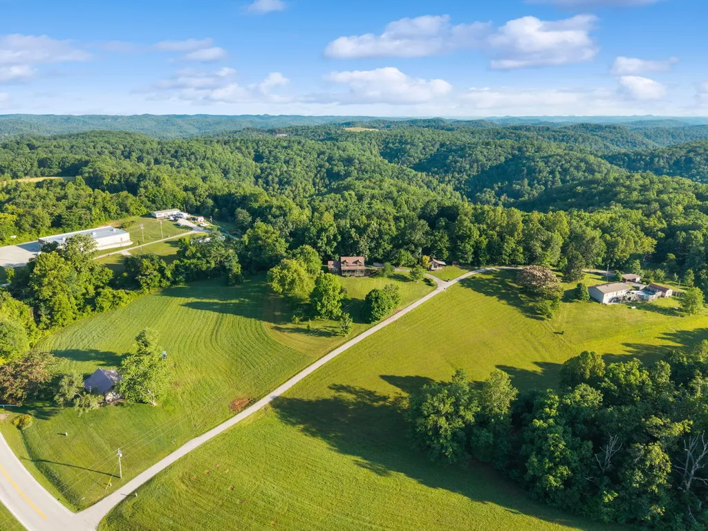 69 Hill Crest Lane Wellington KY 40387
