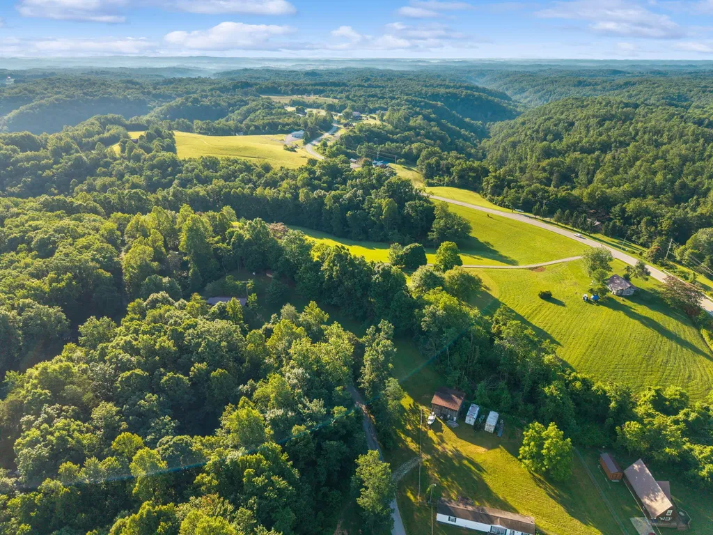 69 Hill Crest Lane Wellington KY 40387