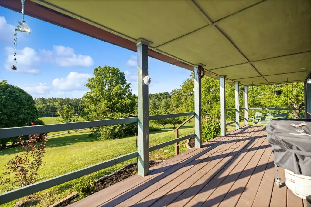 69 Hill Crest Lane Wellington KY 40387