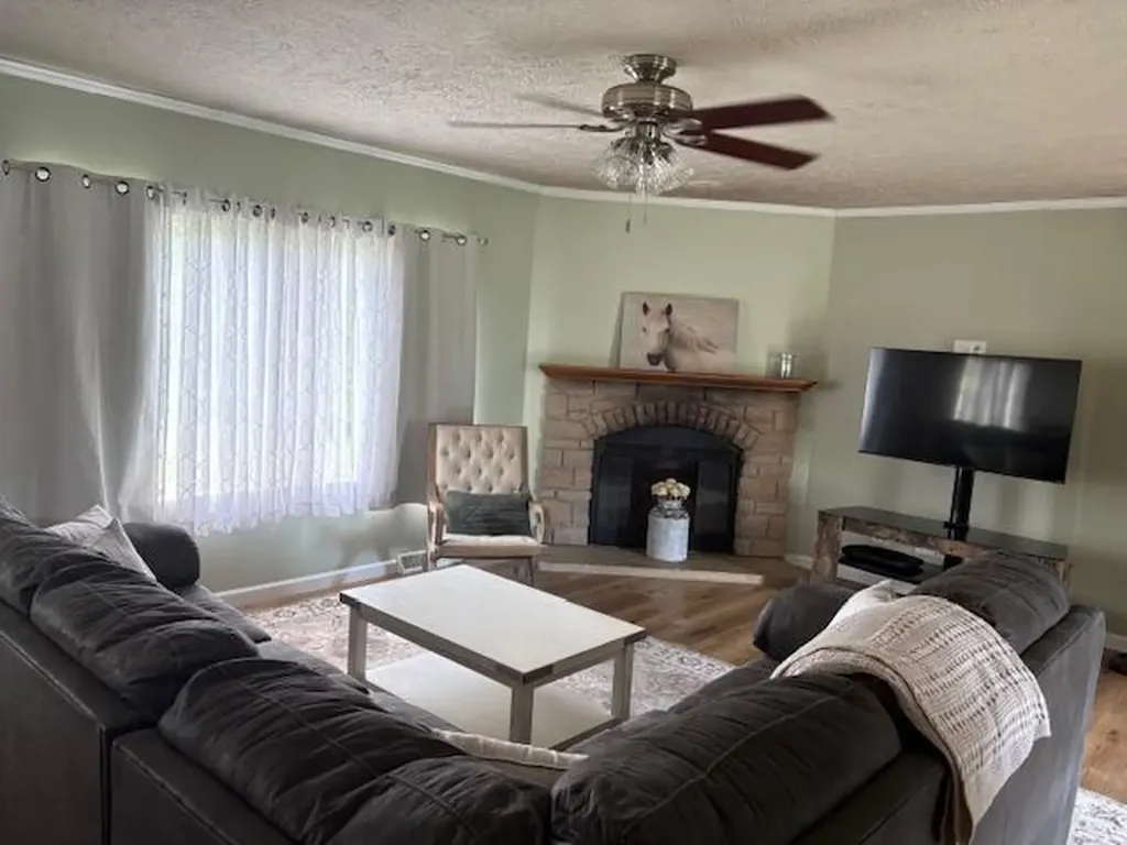 323 Sunny Brook Circle London KY 40744