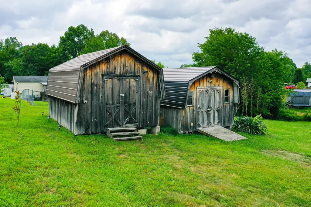323 Sunny Brook Circle London KY 40744