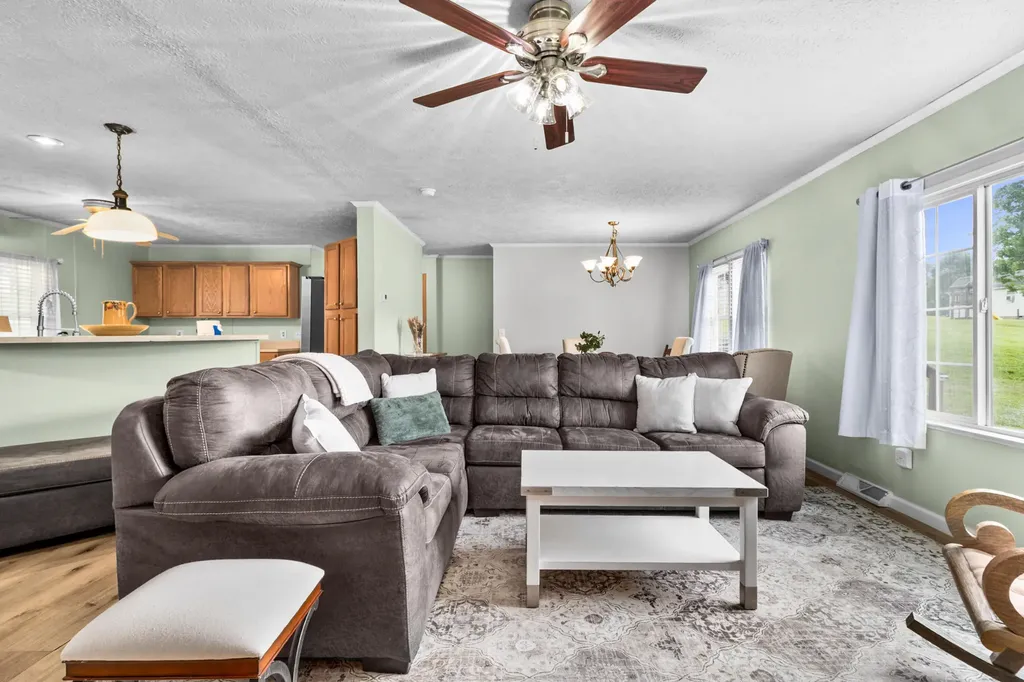 323 Sunny Brook Circle London KY 40744