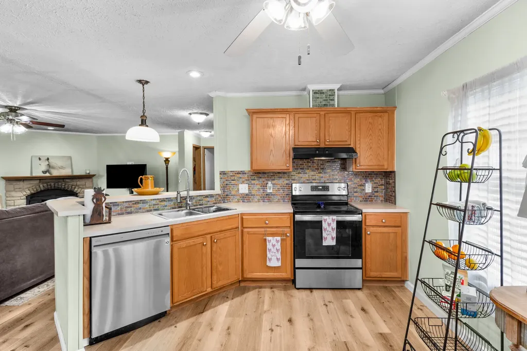 323 Sunny Brook Circle London KY 40744