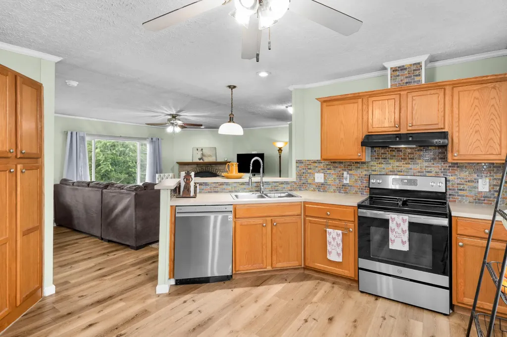 323 Sunny Brook Circle London KY 40744