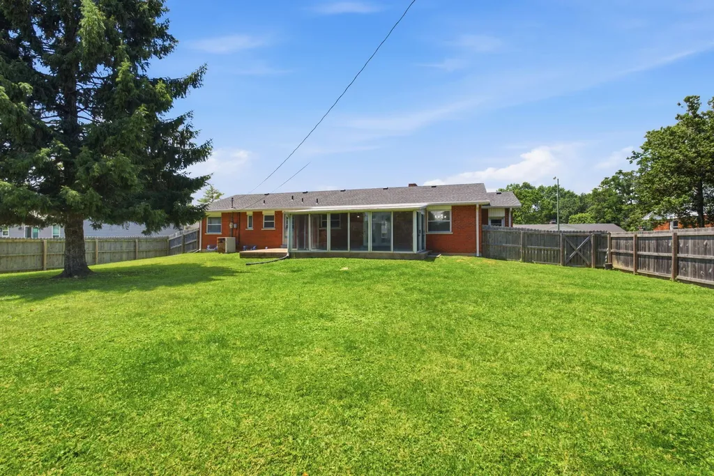 207 Bellwood Court Frankfort KY 40601