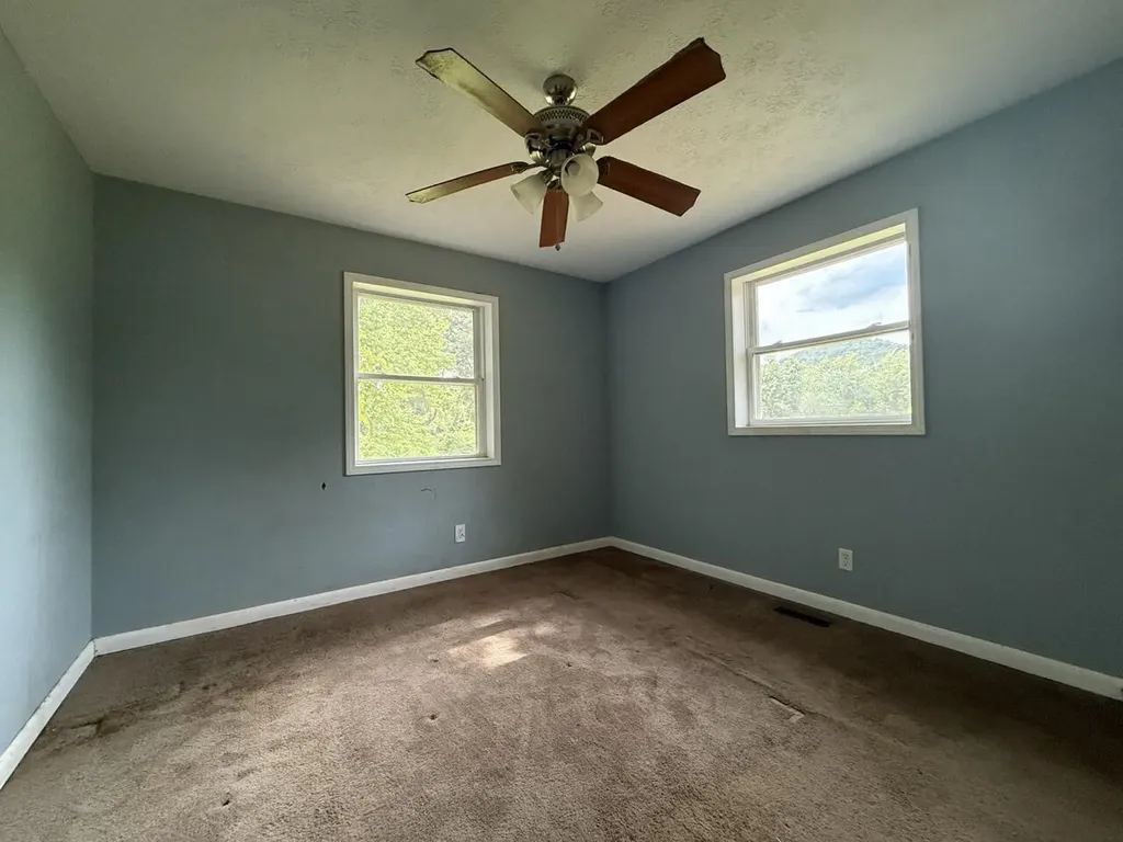 2360 2360 Little Hardwicks Creek Road Clay City KY 40312