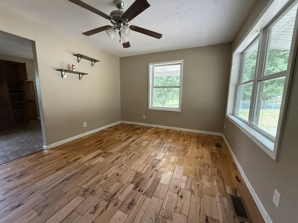 2360 2360 Little Hardwicks Creek Road Clay City KY 40312