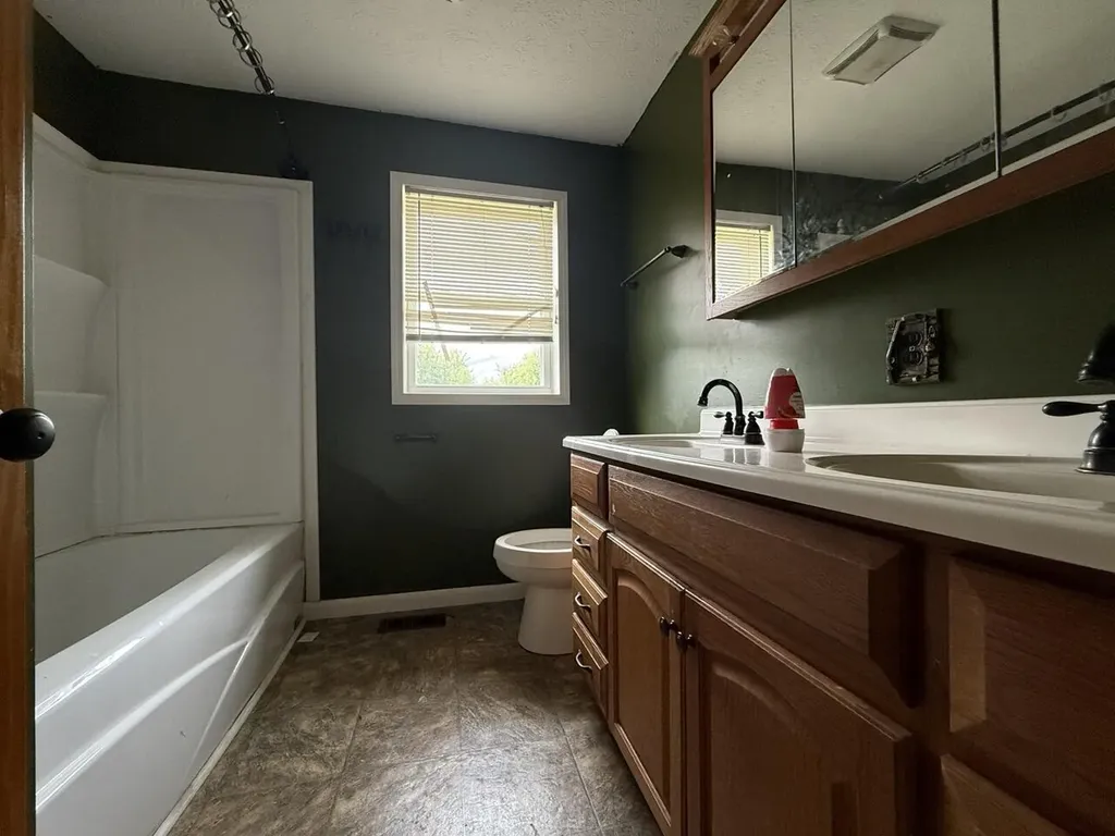 2360 2360 Little Hardwicks Creek Road Clay City KY 40312