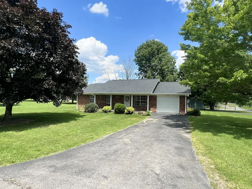 134 Cherokee Avenue Russell Springs KY 42642