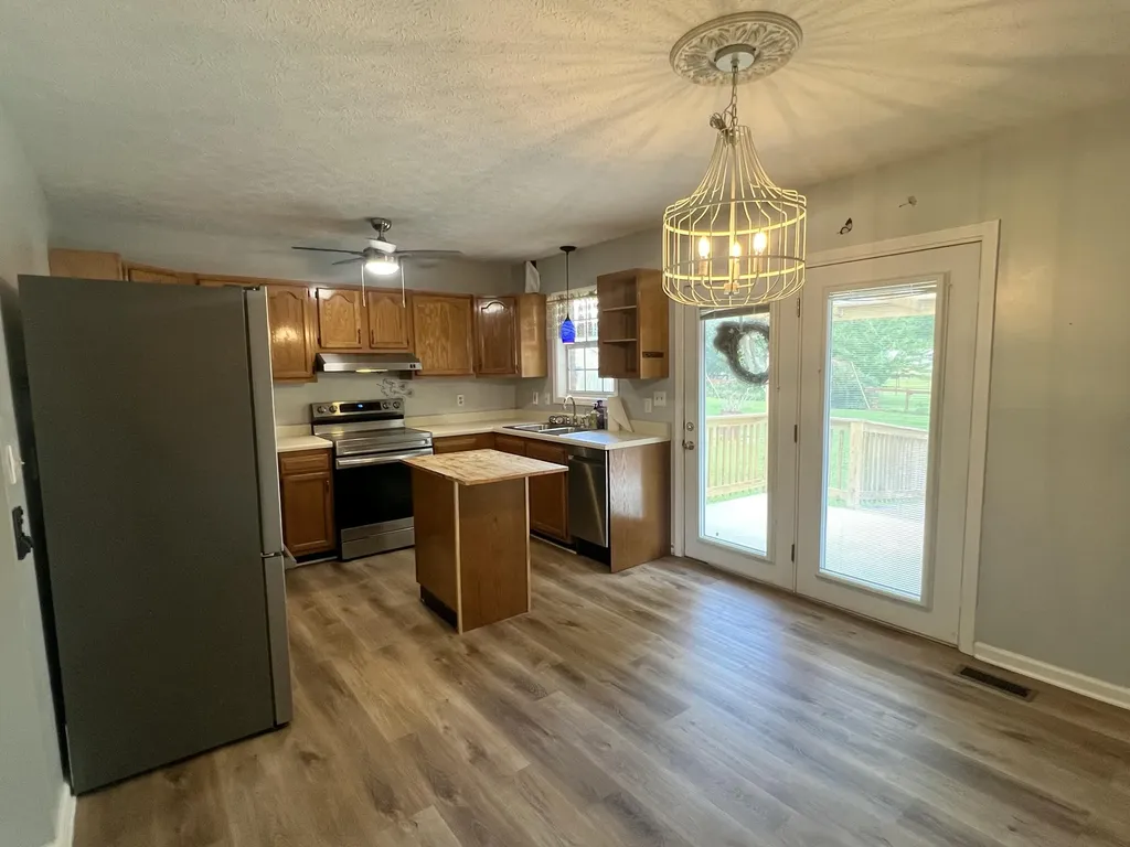 134 Cherokee Avenue Russell Springs KY 42642
