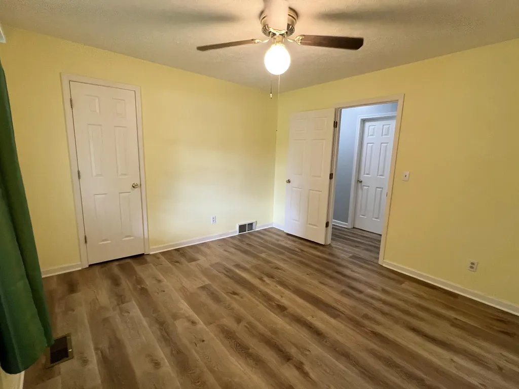 134 Cherokee Avenue Russell Springs KY 42642