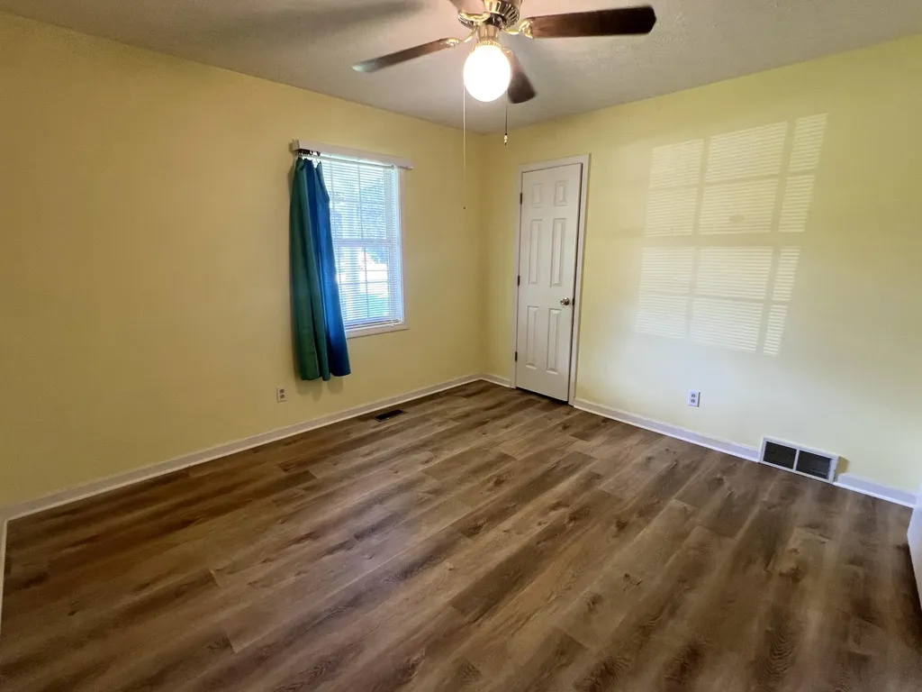 134 Cherokee Avenue Russell Springs KY 42642