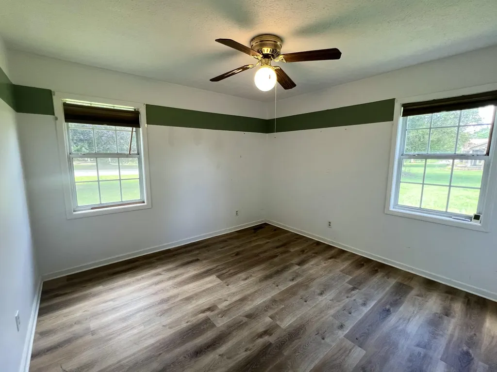 134 Cherokee Avenue Russell Springs KY 42642