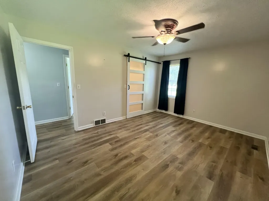 134 Cherokee Avenue Russell Springs KY 42642