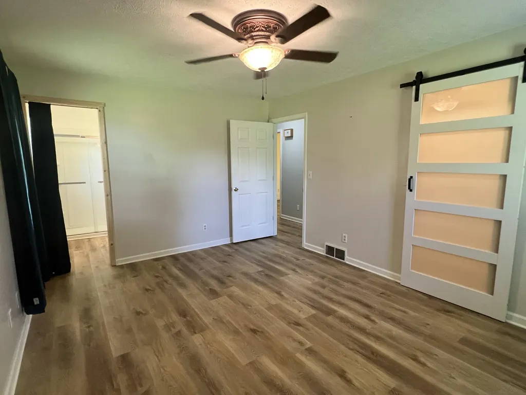 134 Cherokee Avenue Russell Springs KY 42642