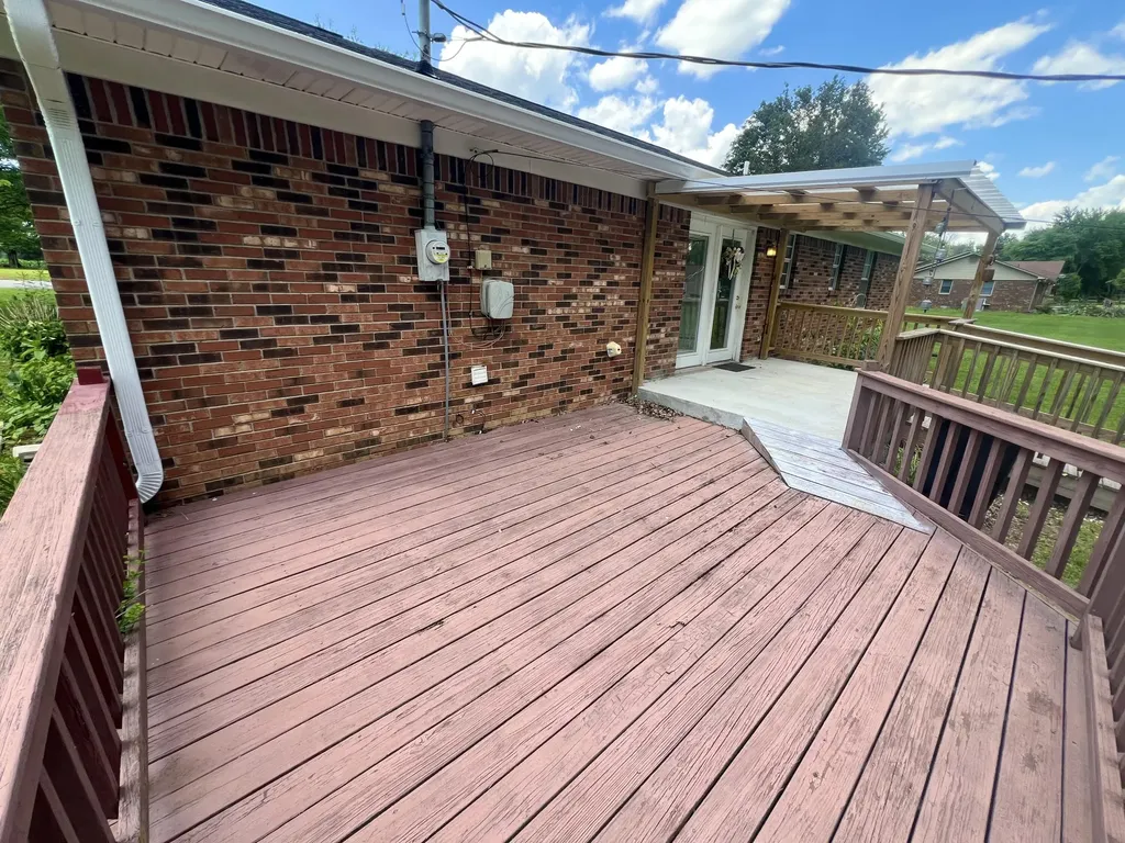 134 Cherokee Avenue Russell Springs KY 42642