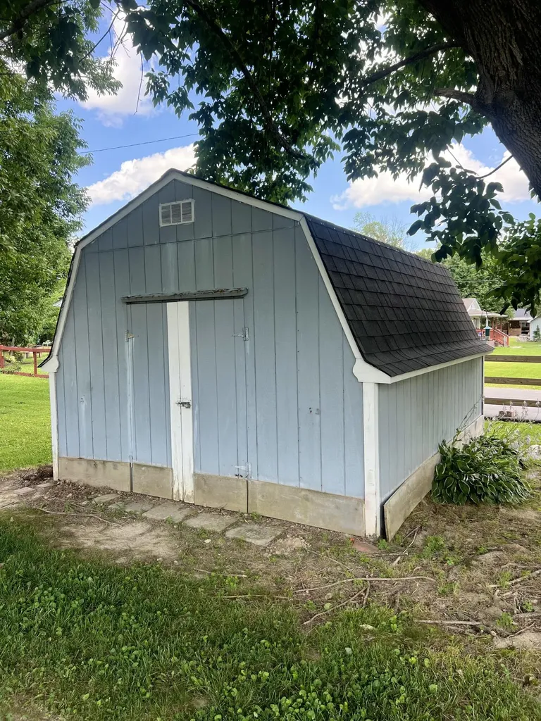 134 Cherokee Avenue Russell Springs KY 42642