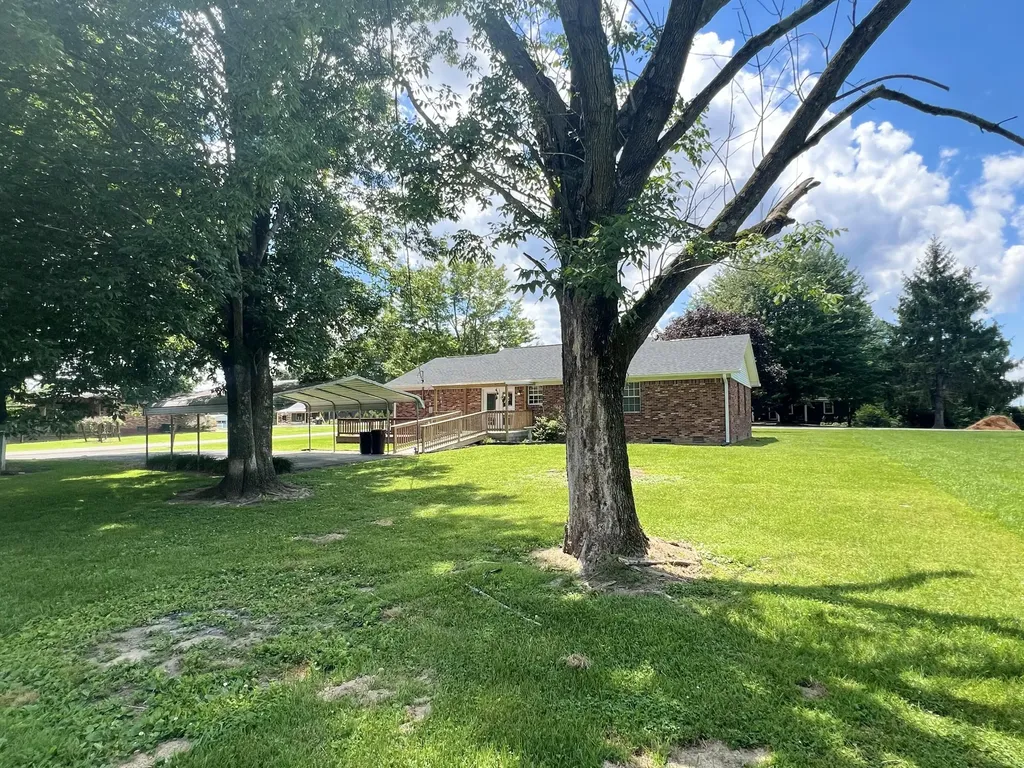 134 Cherokee Avenue Russell Springs KY 42642