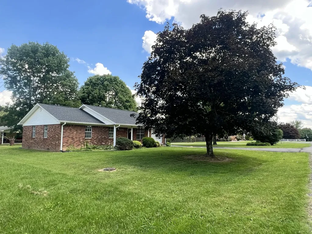 134 Cherokee Avenue Russell Springs KY 42642