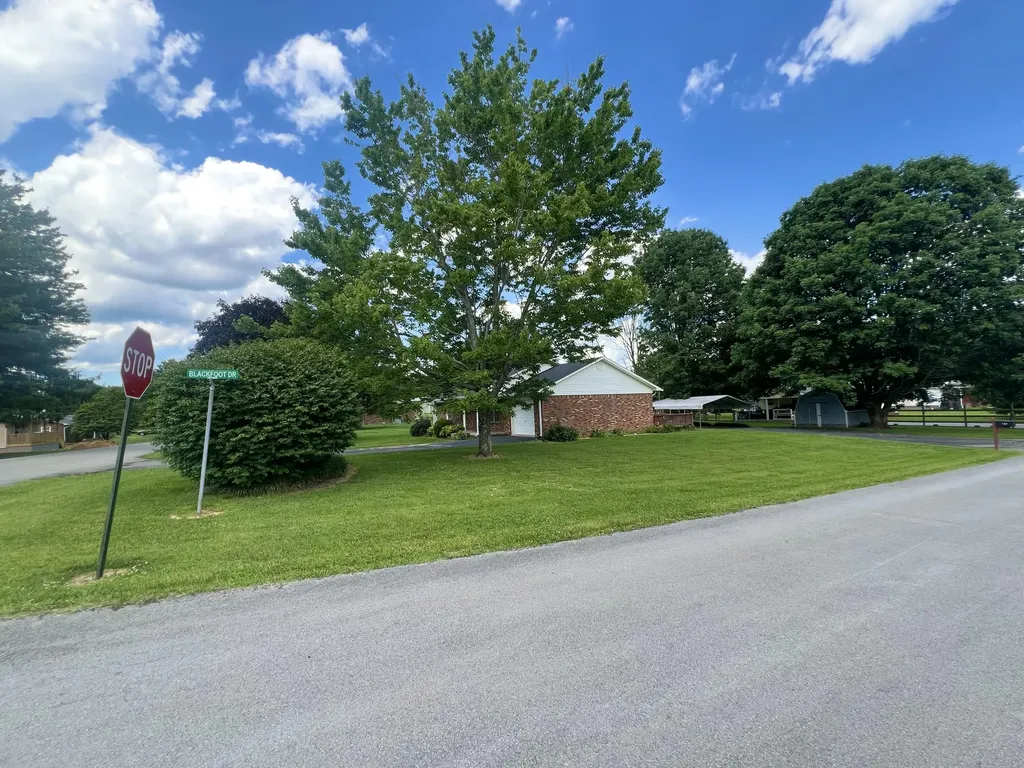 134 Cherokee Avenue Russell Springs KY 42642