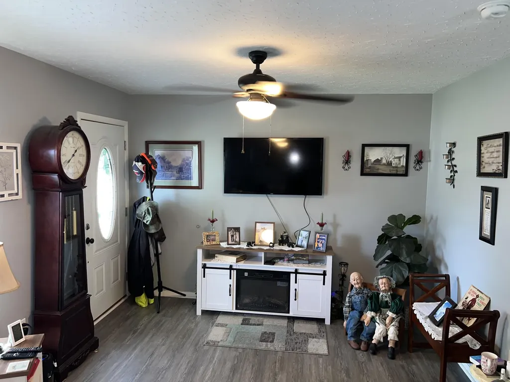 98 Bolton Lane Tollesboro KY 41189