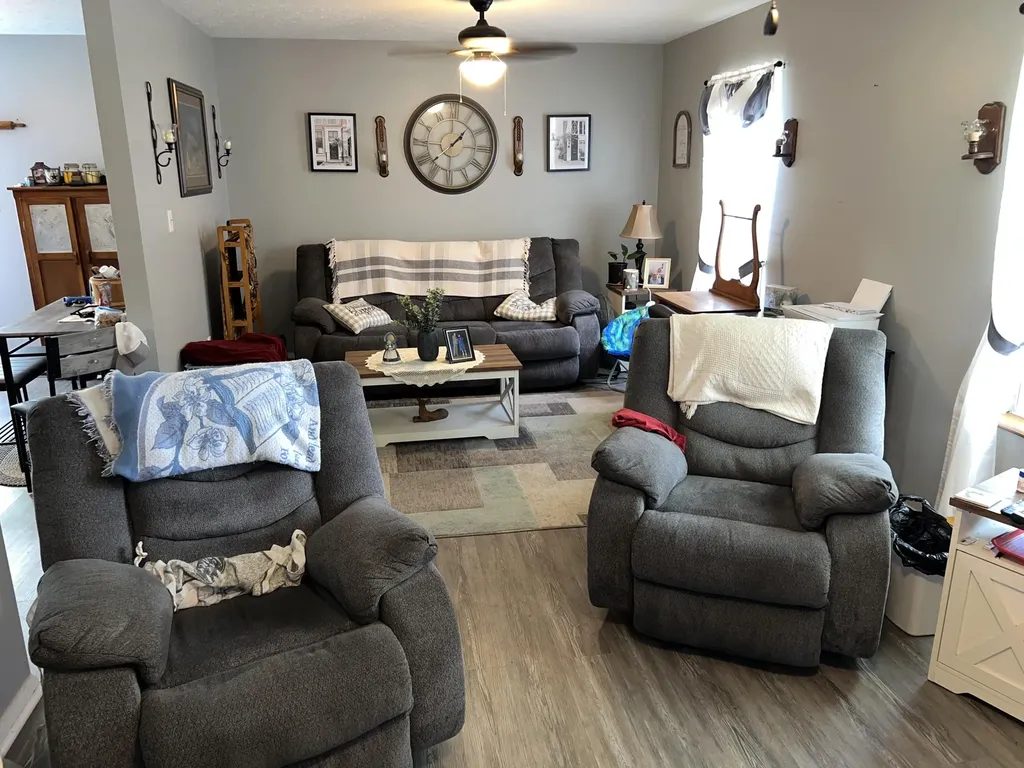 98 Bolton Lane Tollesboro KY 41189