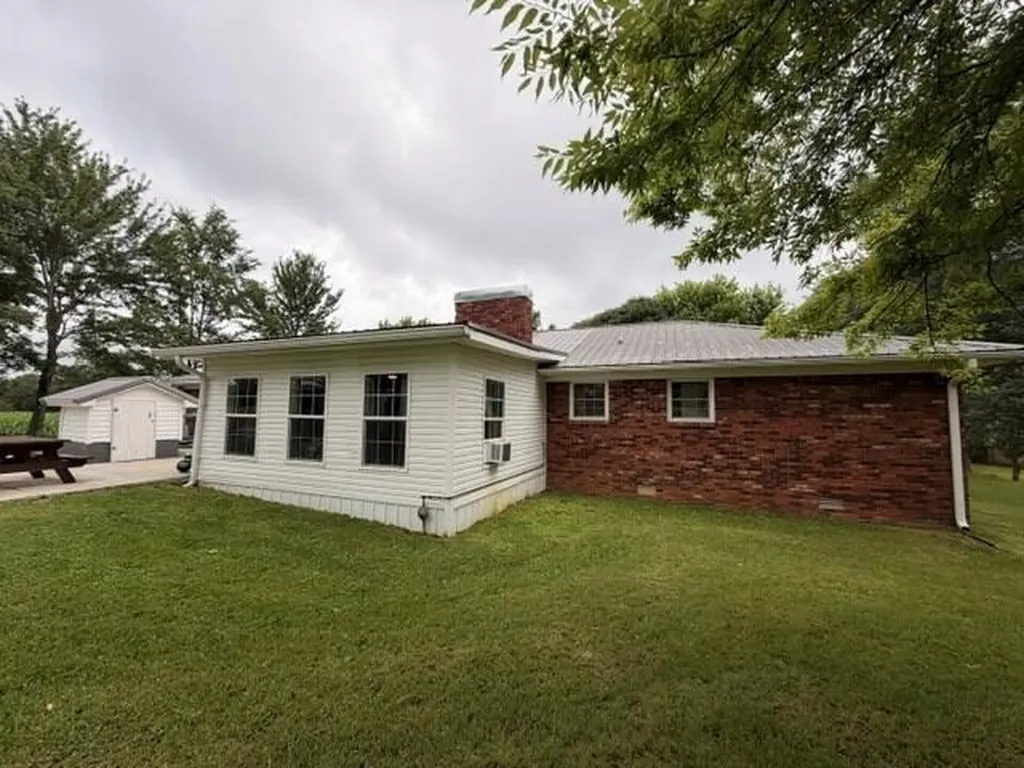 12945 Dawson Springs Road Crofton KY 42217