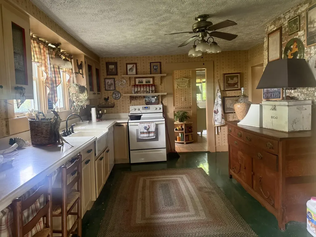 5253 Raymond Road Mays Lick KY 41055