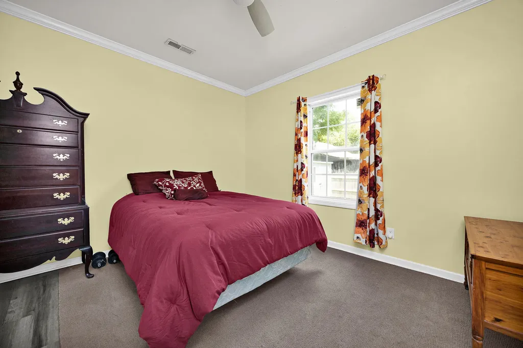 323 E Office Street Harrodsburg KY 40330