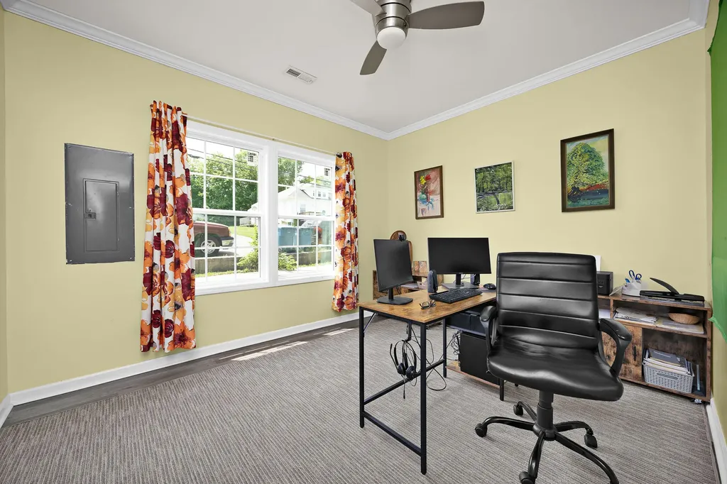 323 E Office Street Harrodsburg KY 40330