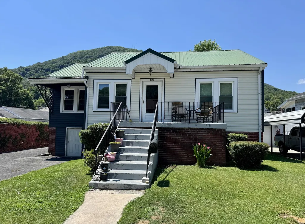 522 W Virginia Pineville KY 40977