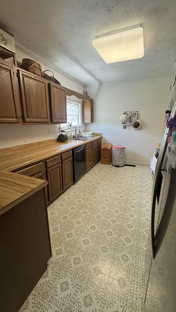 522 W Virginia Pineville KY 40977