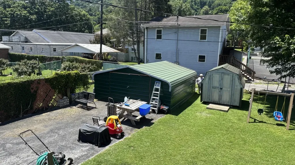 522 W Virginia Pineville KY 40977