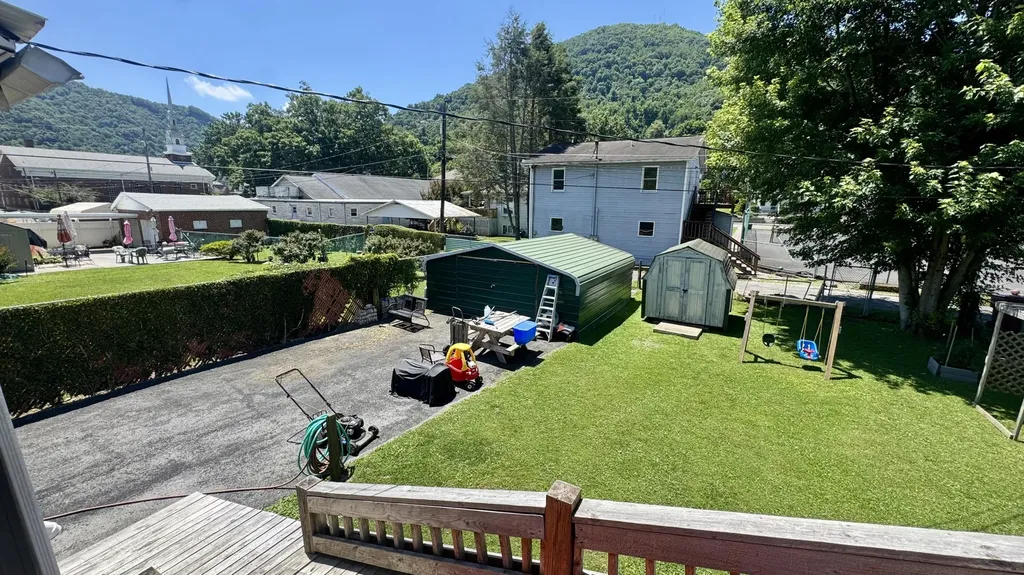 522 W Virginia Pineville KY 40977