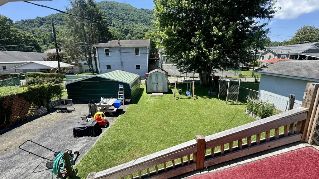 522 W Virginia Pineville KY 40977