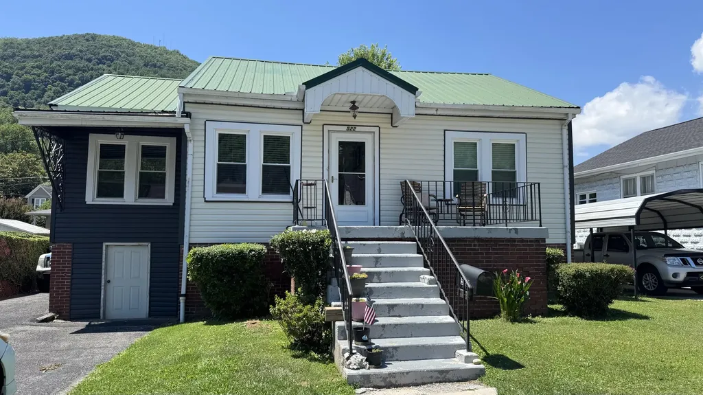522 W Virginia Pineville KY 40977