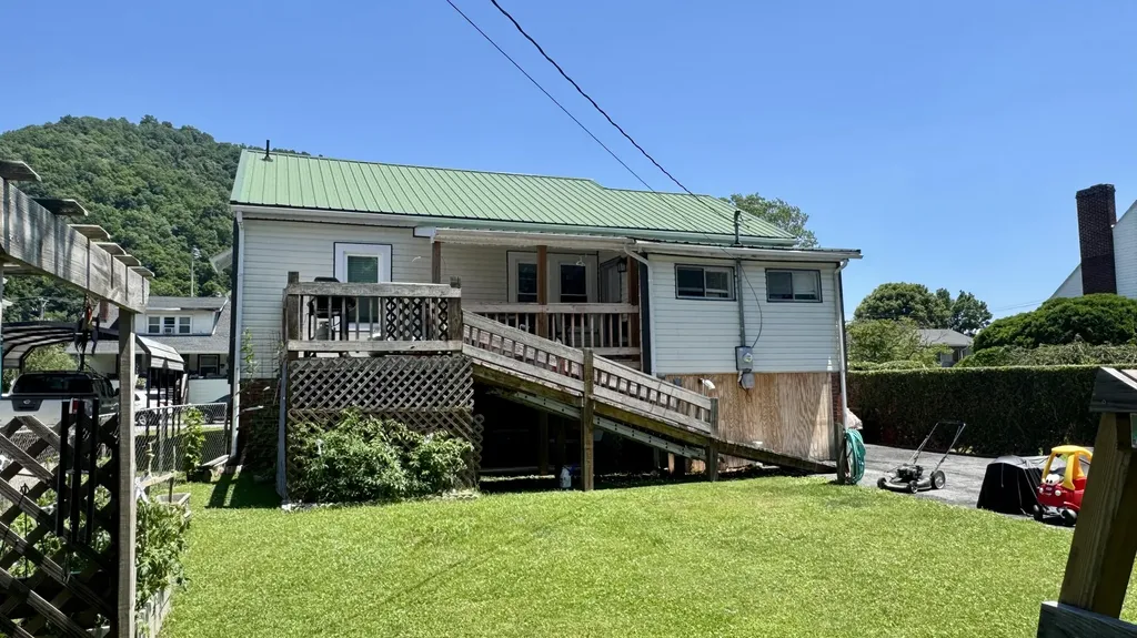 522 W Virginia Pineville KY 40977