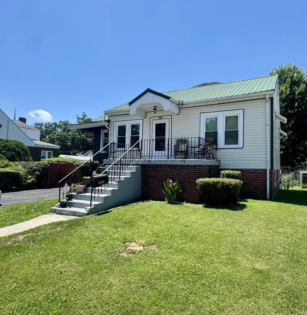 522 W Virginia Pineville KY 40977