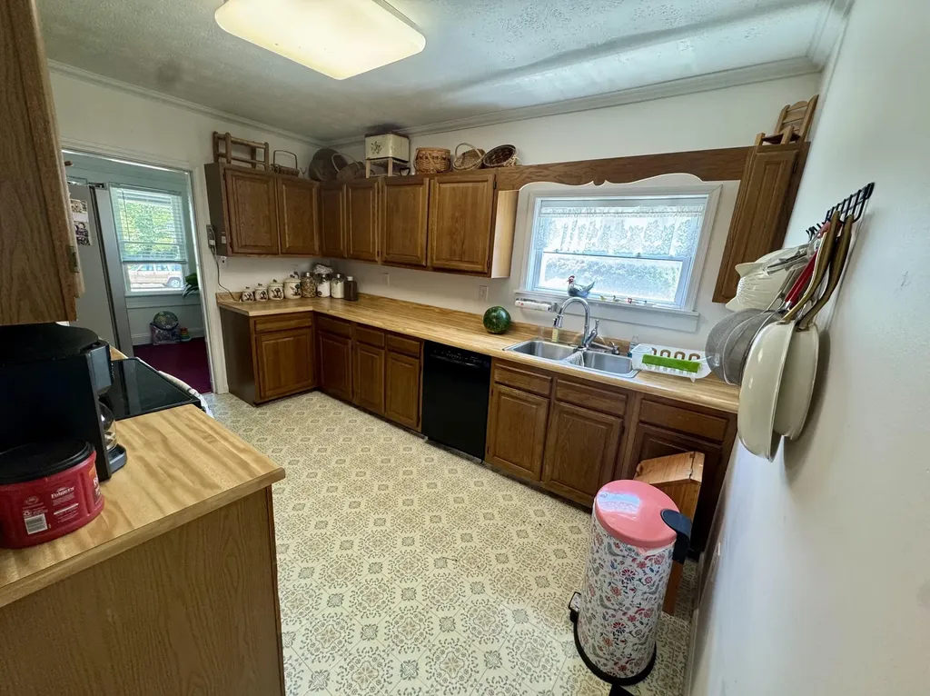 522 W Virginia Pineville KY 40977