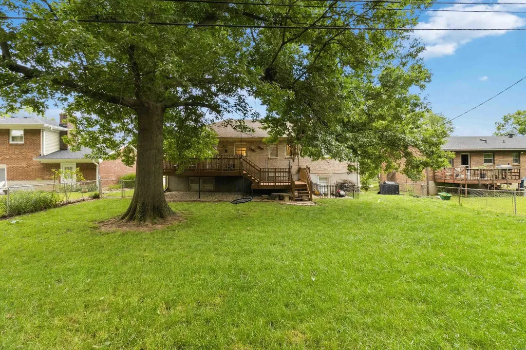 3885 Gladman Way Lexington KY 40514