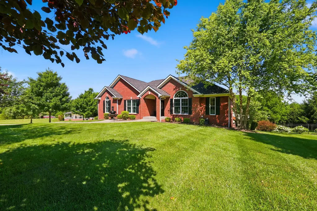 1205 Stoneridge Road Lawrenceburg KY 40342