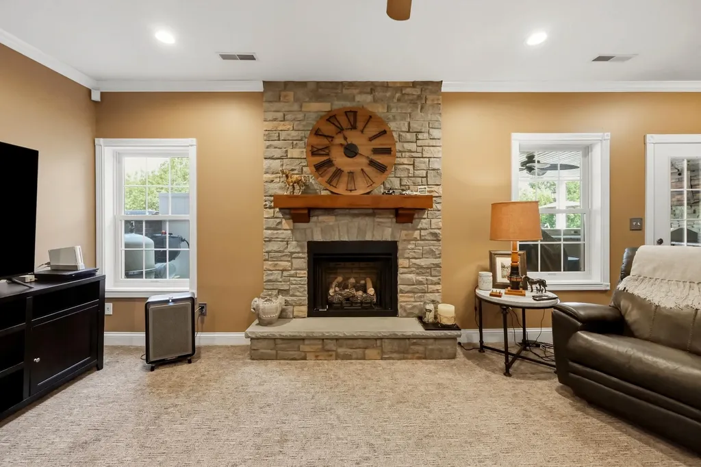 1205 Stoneridge Road Lawrenceburg KY 40342