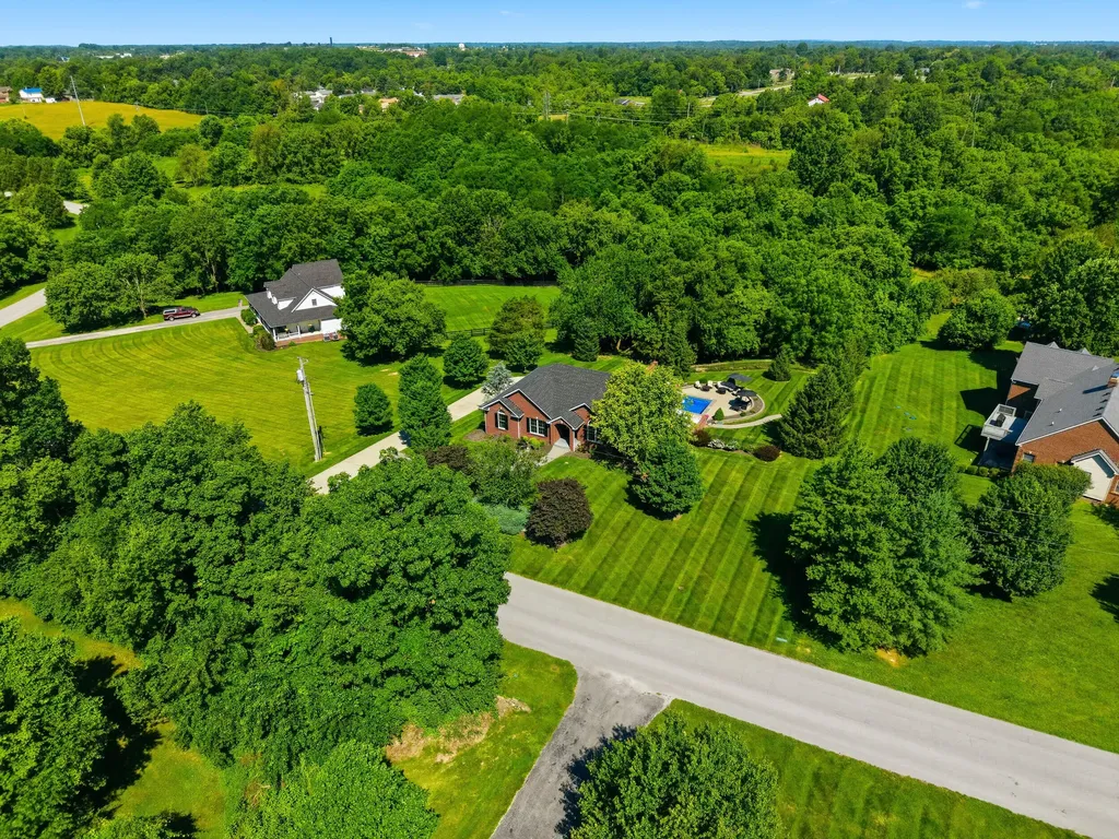 1205 Stoneridge Road Lawrenceburg KY 40342