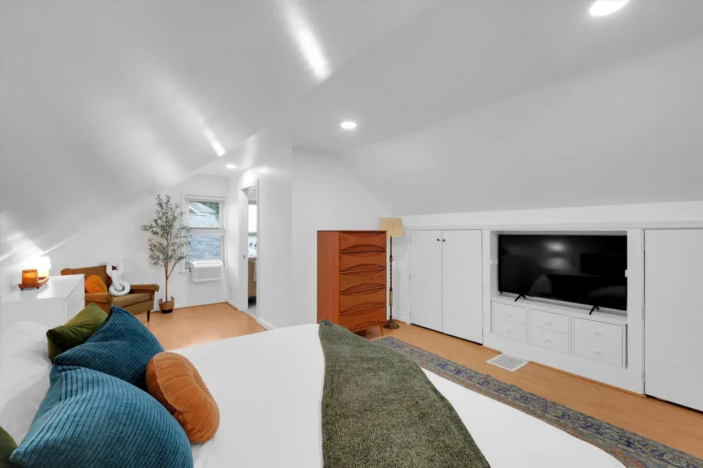 2826 Eleanor Avenue Louisville KY 40205