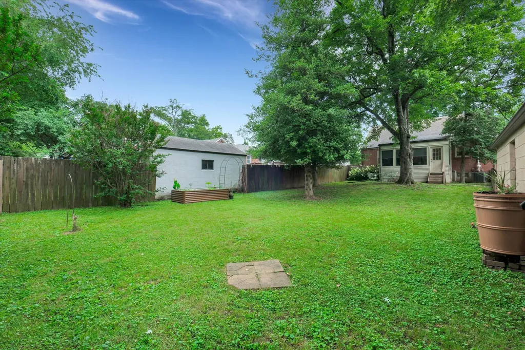 2826 Eleanor Avenue Louisville KY 40205